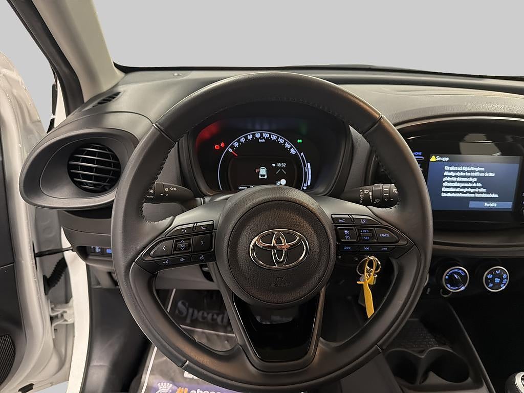 Toyota Aygo 2022 - miniatyr 9