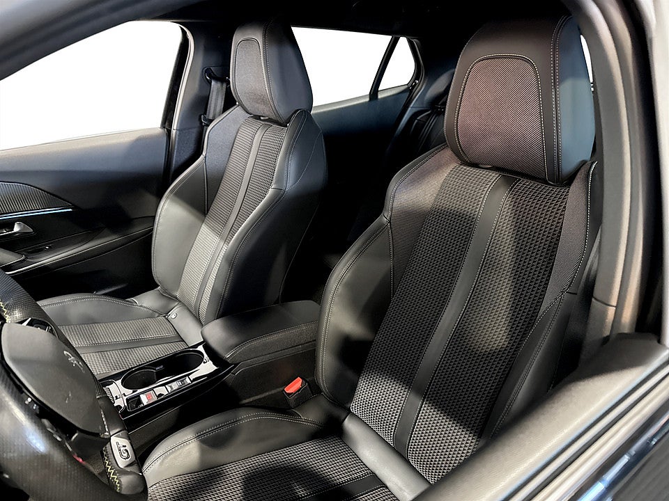 Bild på Peugeot E-2008 GT 50 kWh 136hk Aut B-KAMERA CARPLAY