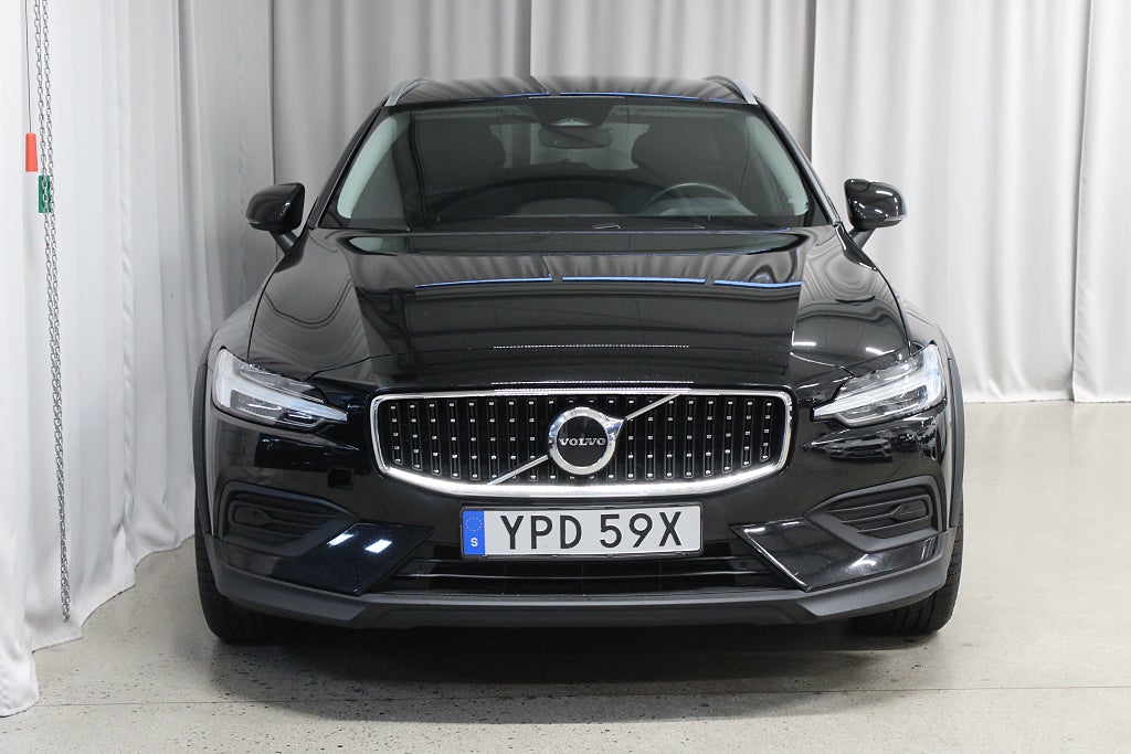 Volvo V60 Cross Country B4 AWD 197HK, Drag, Google, 3,99% Ränta