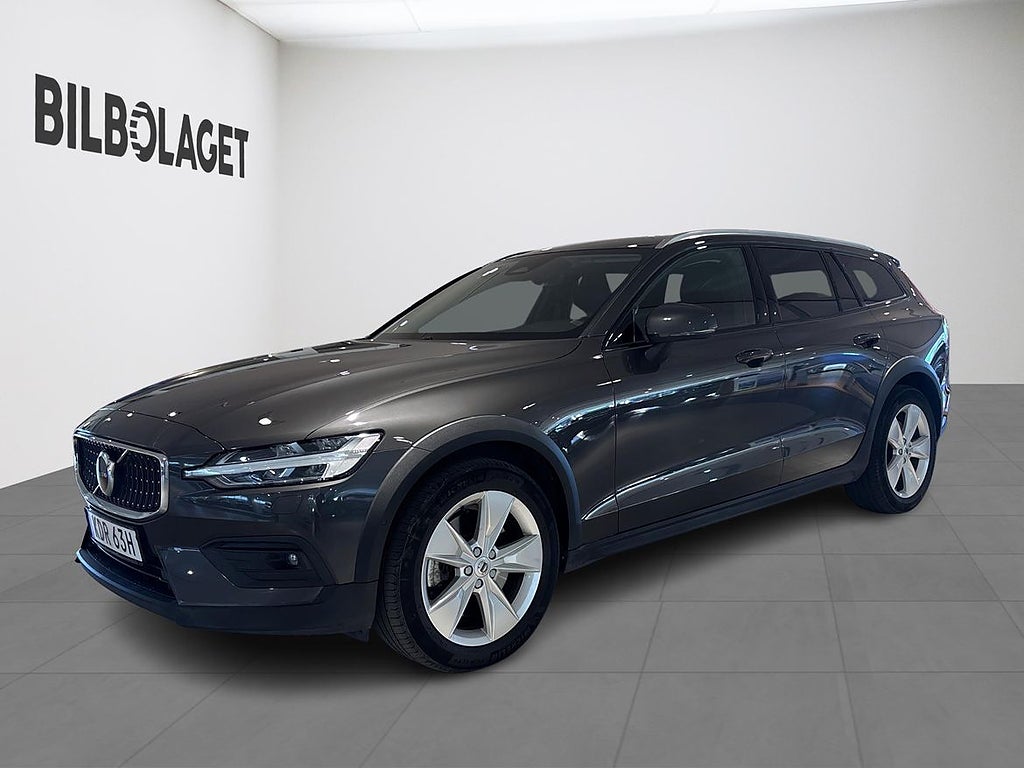 Volvo V60 Cross Country B4 AWD Diesel Core (DRAG/NAVI/KAM...