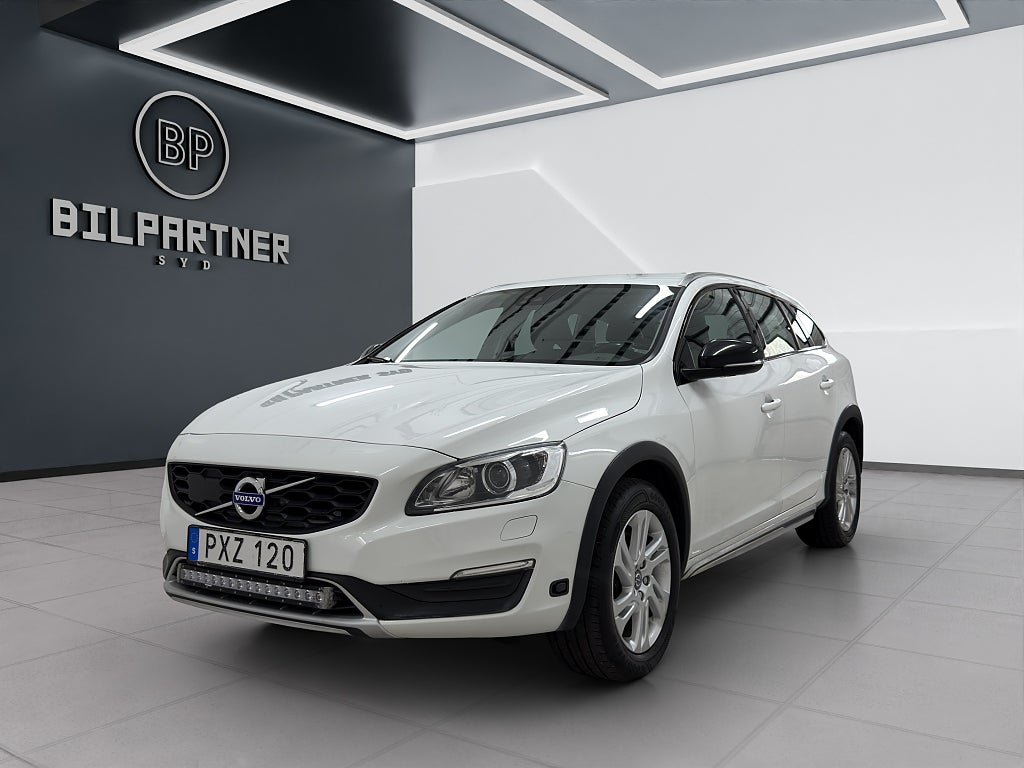 Volvo V60 Cross Country D3 Geartronic Momentum/Dragkrok/1.95% Ränta