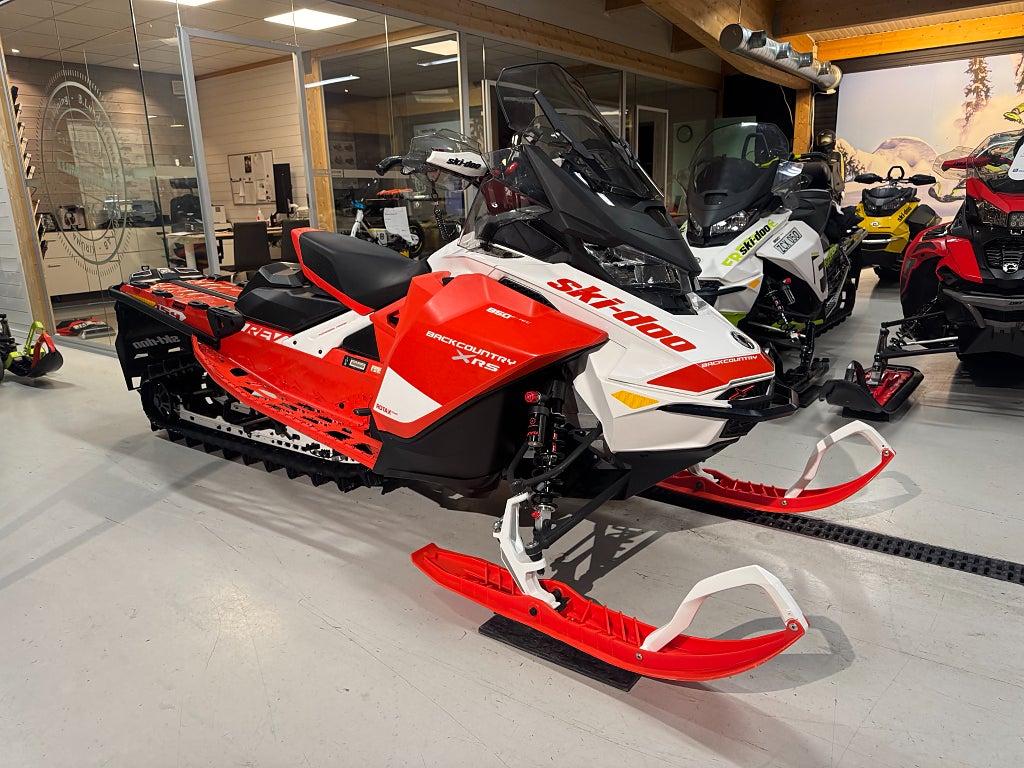 Ski-Doo Backcountry XRS 154 850 E-tec 