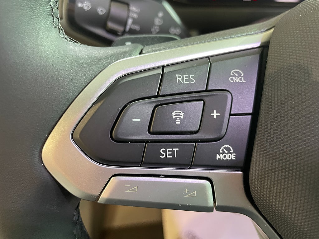 Volkswagen Grand California 600 / Under 6m / Taksäng / Automat / B-kort / E - Volkswagen