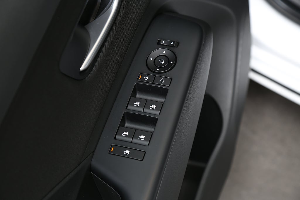 Hyundai Kona EV 48.4kWh Essential f.d Demobil Kamera Navi Värmepump