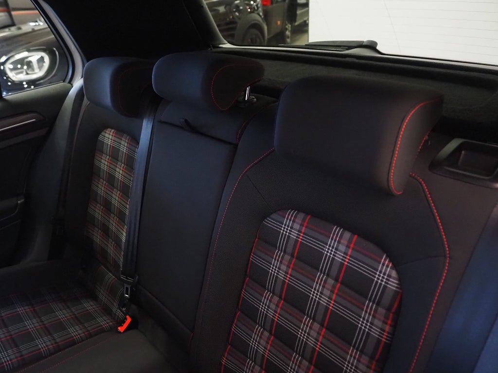 Volkswagen Golf GTI 2.0 TSI 245hk Performamce |Cockpit|Backkamera|M&K| 2018