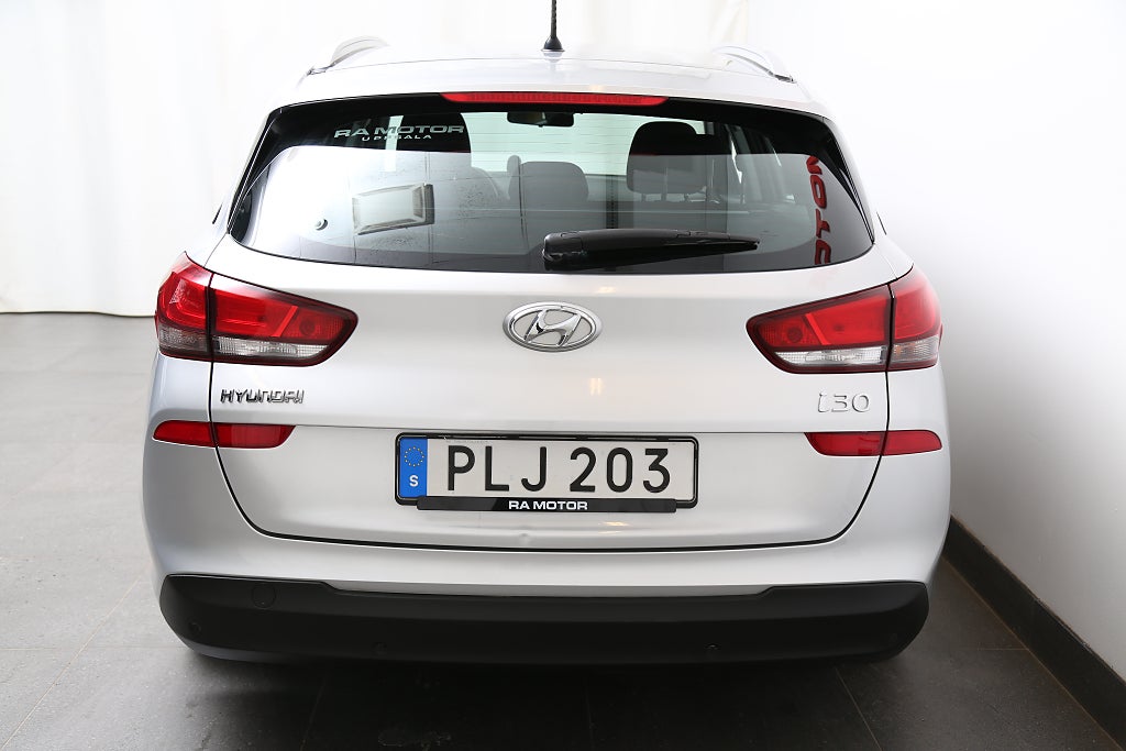 Hyundai i30 1,6 CRDi 110hk Comfort Eco Kombi 1ägare Motorv Drag 2018