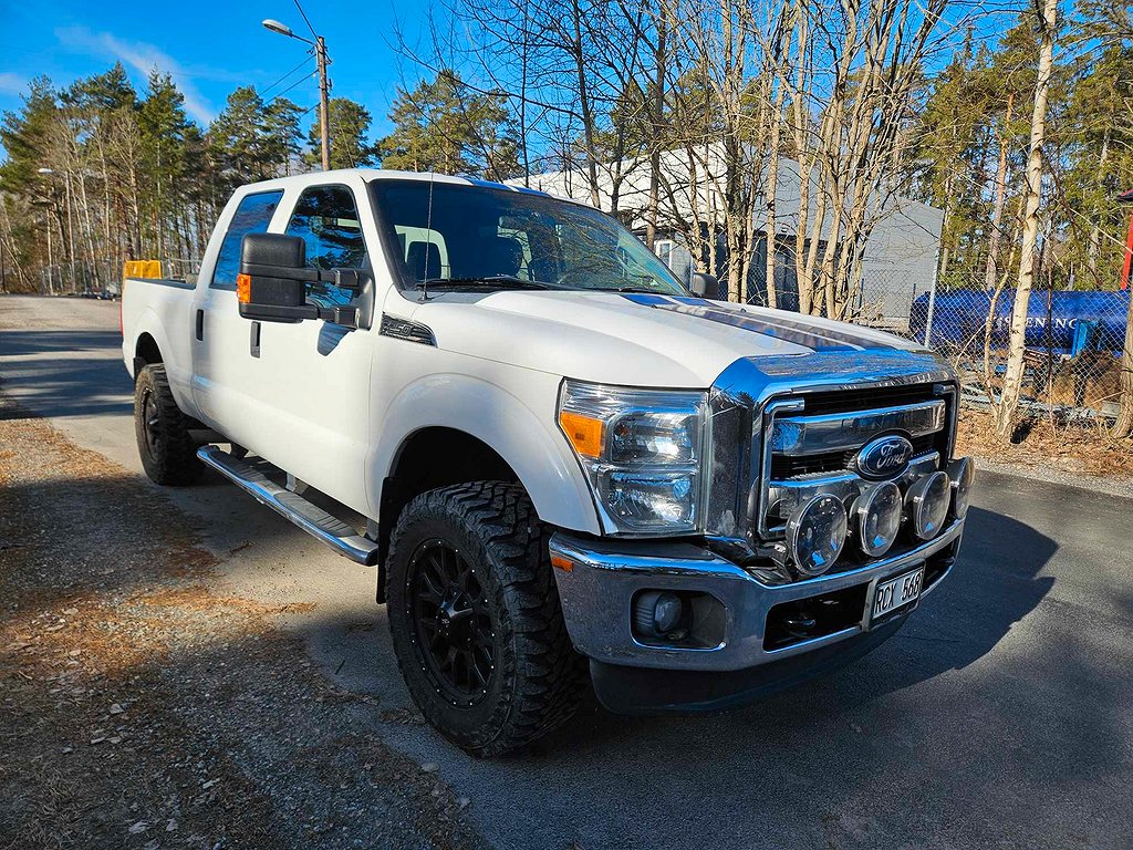 Ford F-250 Crew Cab 6.7 V8 Power Stroke 4x4 XLT Leasebar