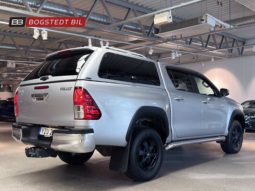 Toyota Hilux Dubbelhytt 2.4 AWD Automat |Kåpa|Värmare|Drag|Diffspärr