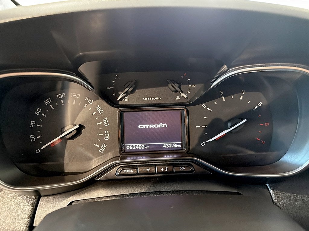 Bild på Citroën C3 Aircross Shine 1.2 PT 130hk Aut - CARPLAY, FARTHÅLLARE