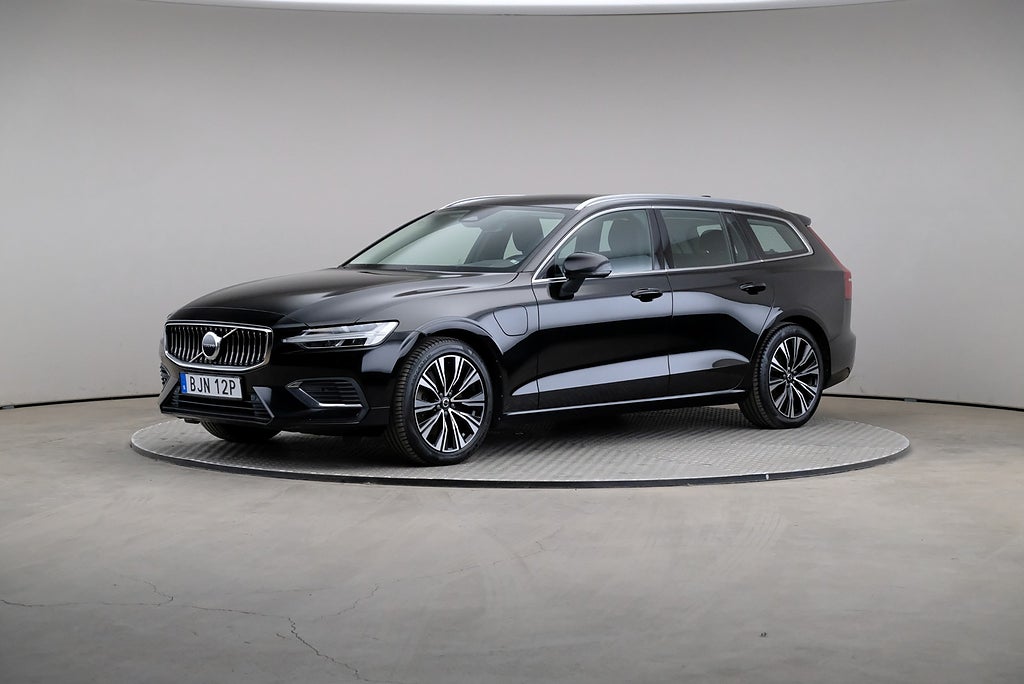 Volvo V60 Recharge T6 350hk AWD Core Edition Drag