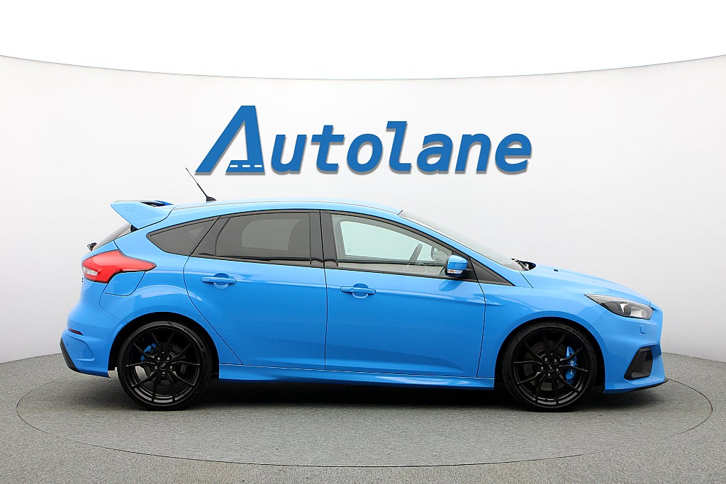 Ford Focus RS Recaro, Kamera, Keyless, CarPlay, 19", Brembo 350hk