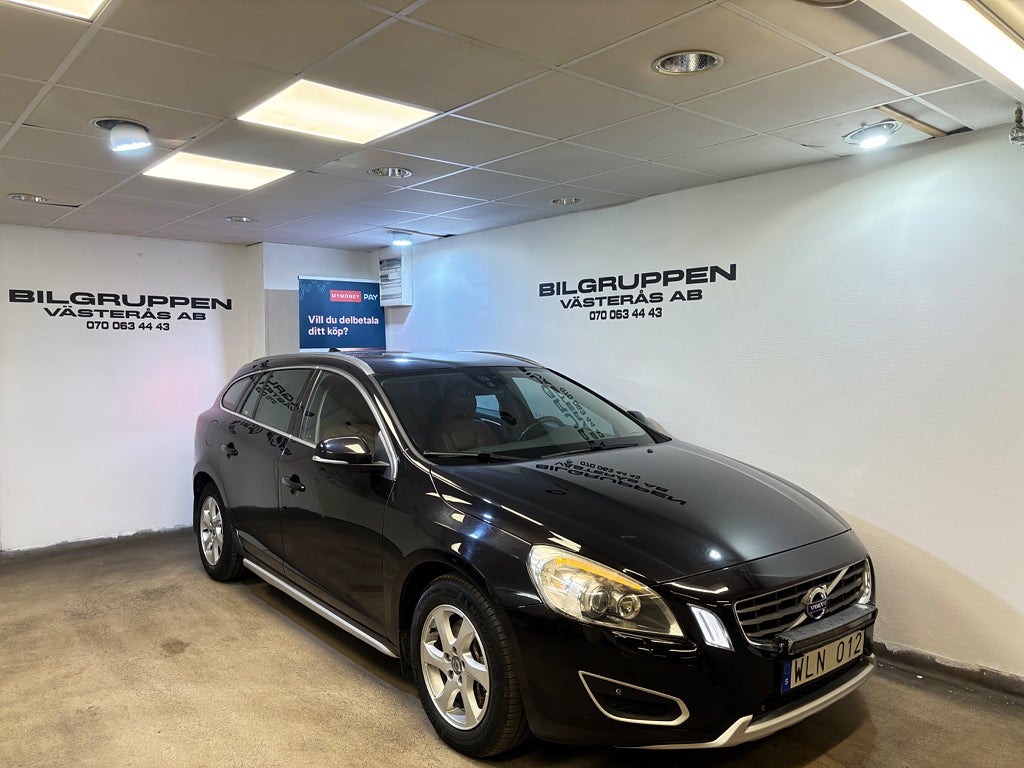 Volvo V60 D5 Summum 205HK / P-Sens / Ny Bes /Ny Serv / Ny Kamrem 