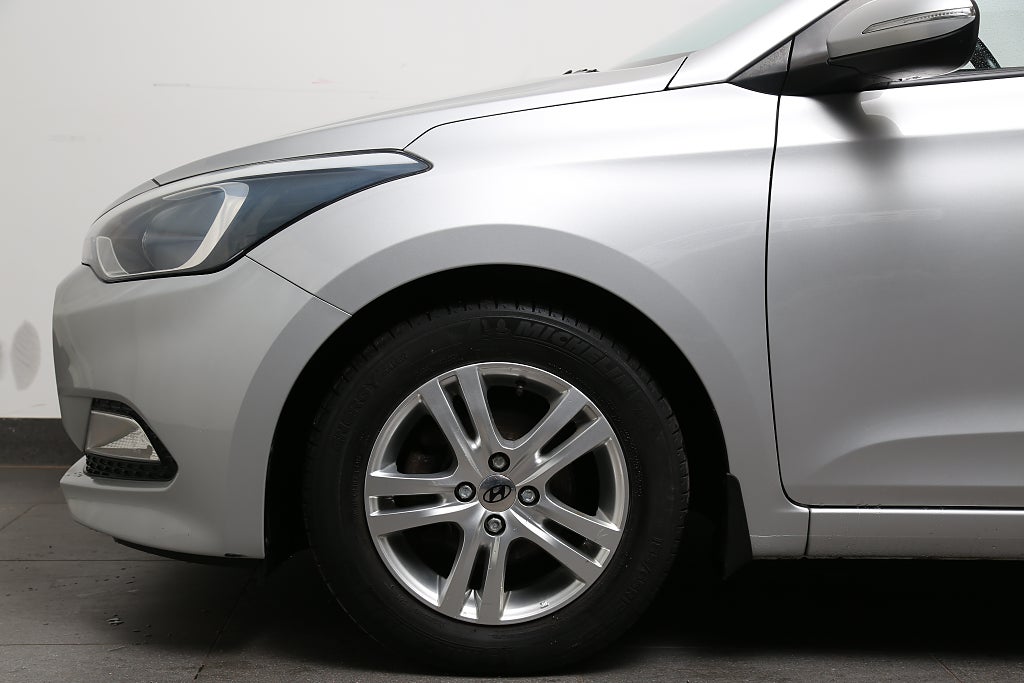 Hyundai i20 1,4 101hk Premium Aut 5D Bluetooh 2017