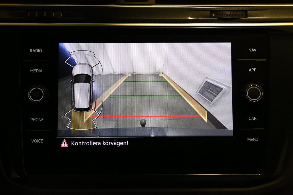 Volkswagen Tiguan 2,0 TDI 200hk 4Motion Elegance DSG Värmare Drag Leasbar