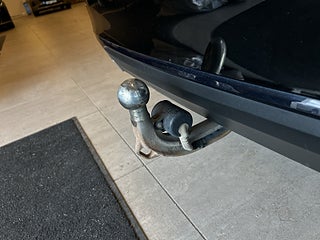 BMW 530i xDrive Touring Steptronic SoV-däck/Drag/Kamera/D-värm – bild 17