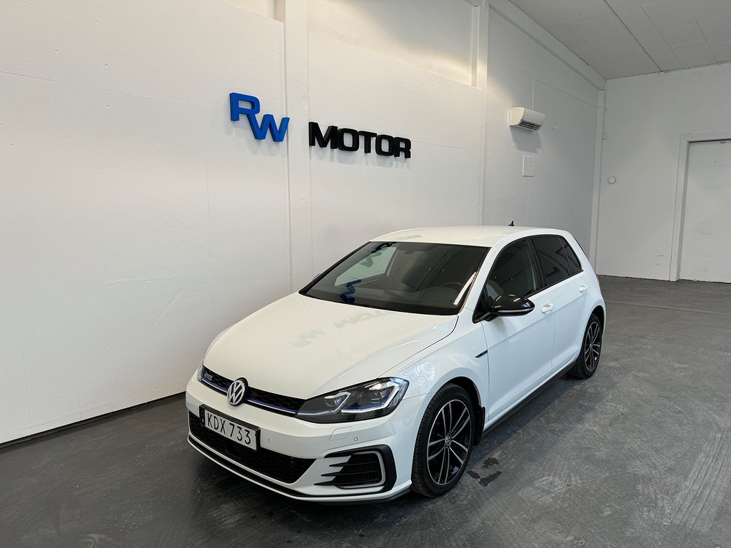 Volkswagen Golf GTE 1.4 TSI DSG 204hk P-värmare Navi Carplay