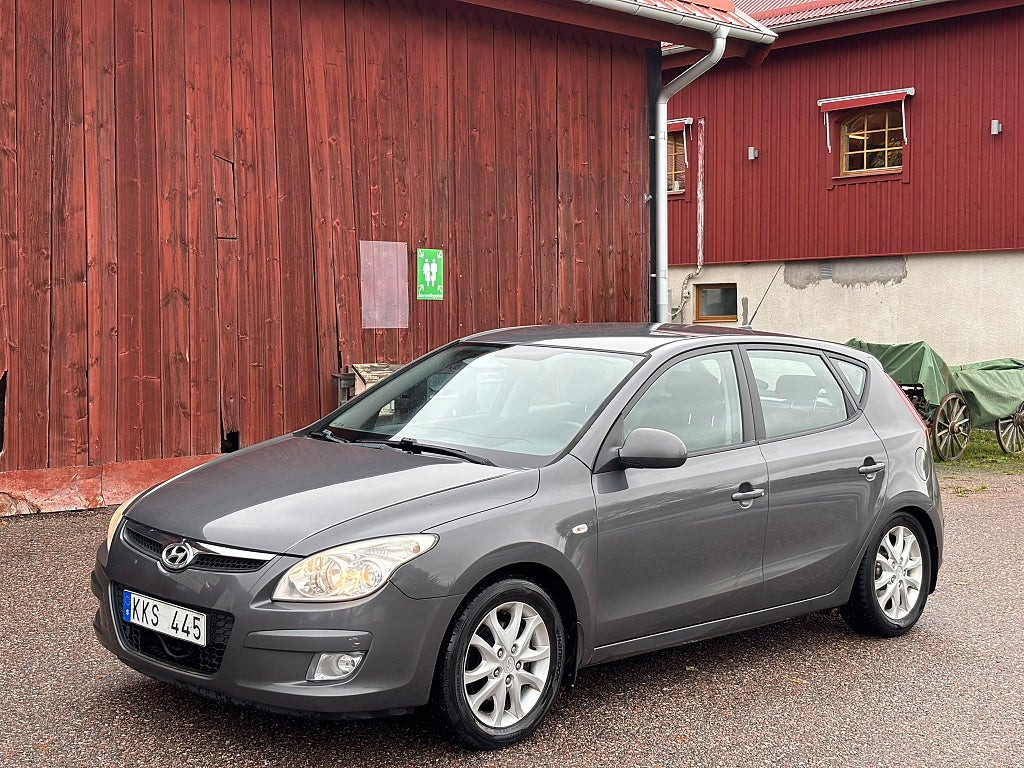Hyundai i30 1.6 Euro 4|NyBesiktigad|Drag|Värmare