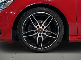Mercedes-Benz A 180 AMG Line Kamkedja Motorvärmare Psens S/V-hjul – bild 14