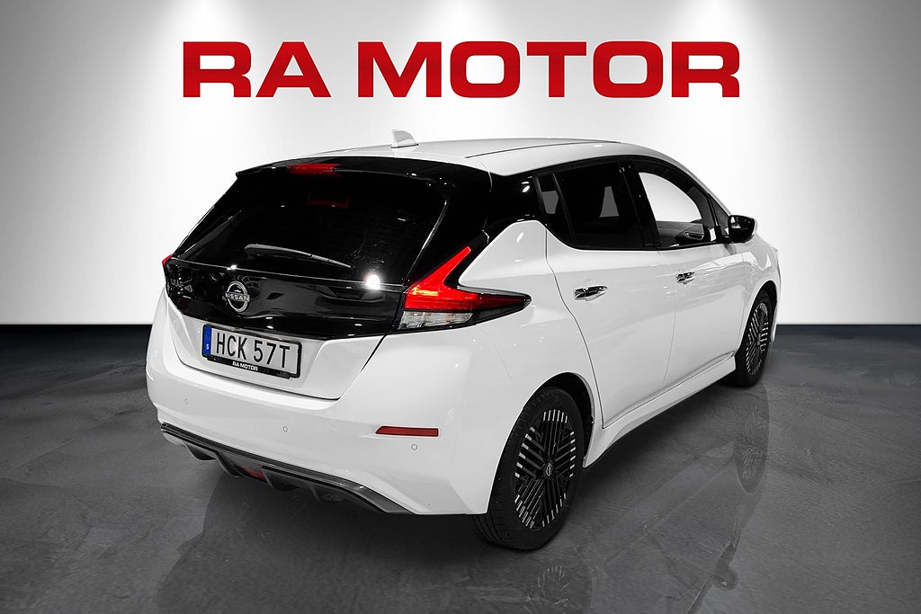 Nissan Leaf N-Connecta|40kWh|Värmepump|360 kamera