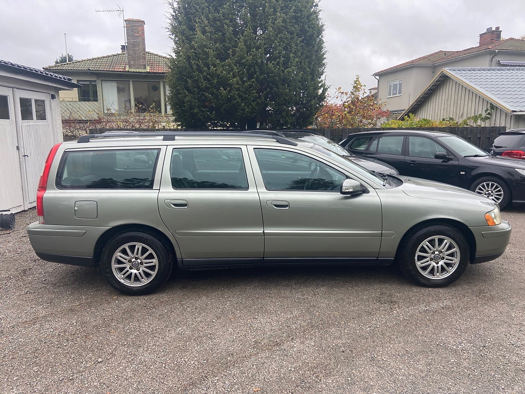 Volvo V70 2.4 två ägare/välvårdad byte/avbet