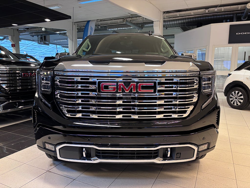 GMC Denali 2026 - miniatyr 17