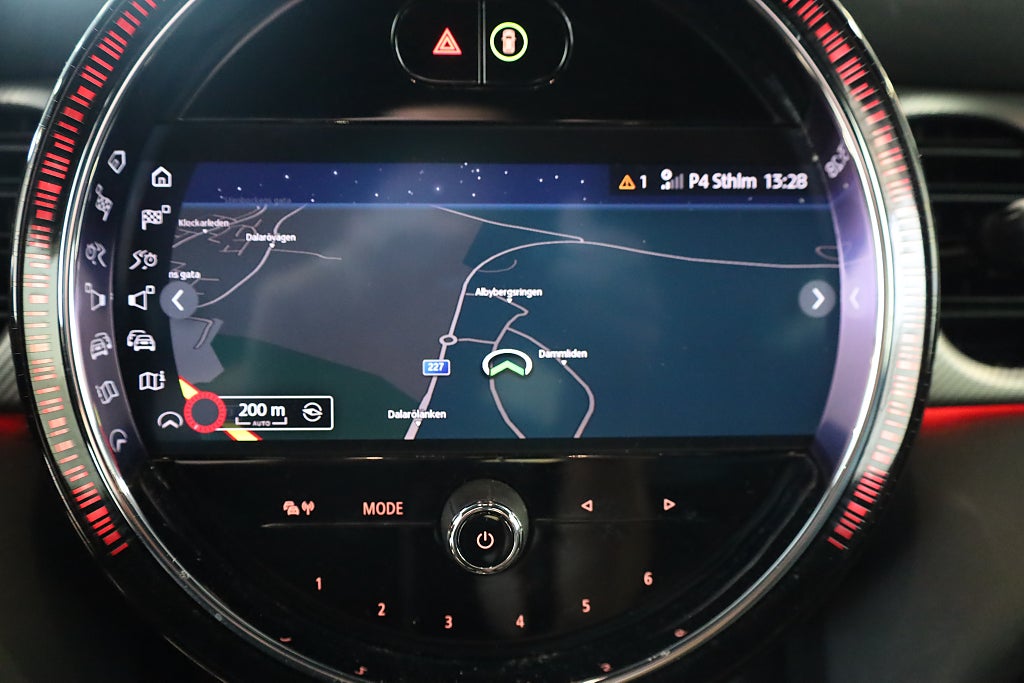MINI Cooper SE Navi Läder Värmare Carplay Sensorer LED 2023