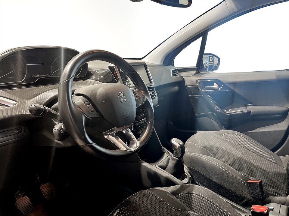Bild på Peugeot 208 Allure 5D 1.2 PT 83hk BACKSENSORER