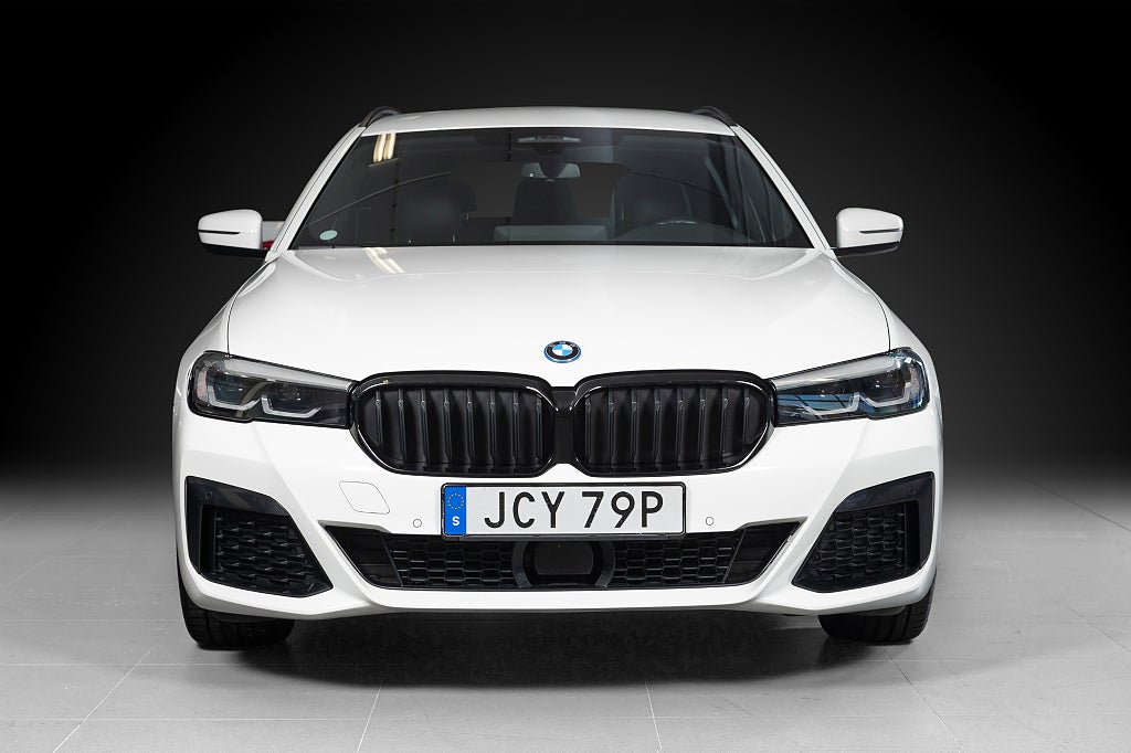 BMW 530e 2023 - miniatyr 4