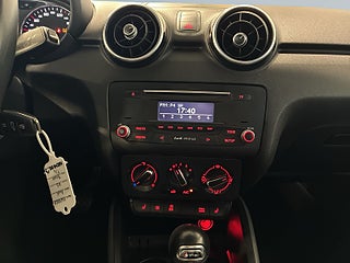 Audi A1 Sportback 1.6 TDI S Tronic ISOFIX Sportstolar/Ratt S&V – bild 13