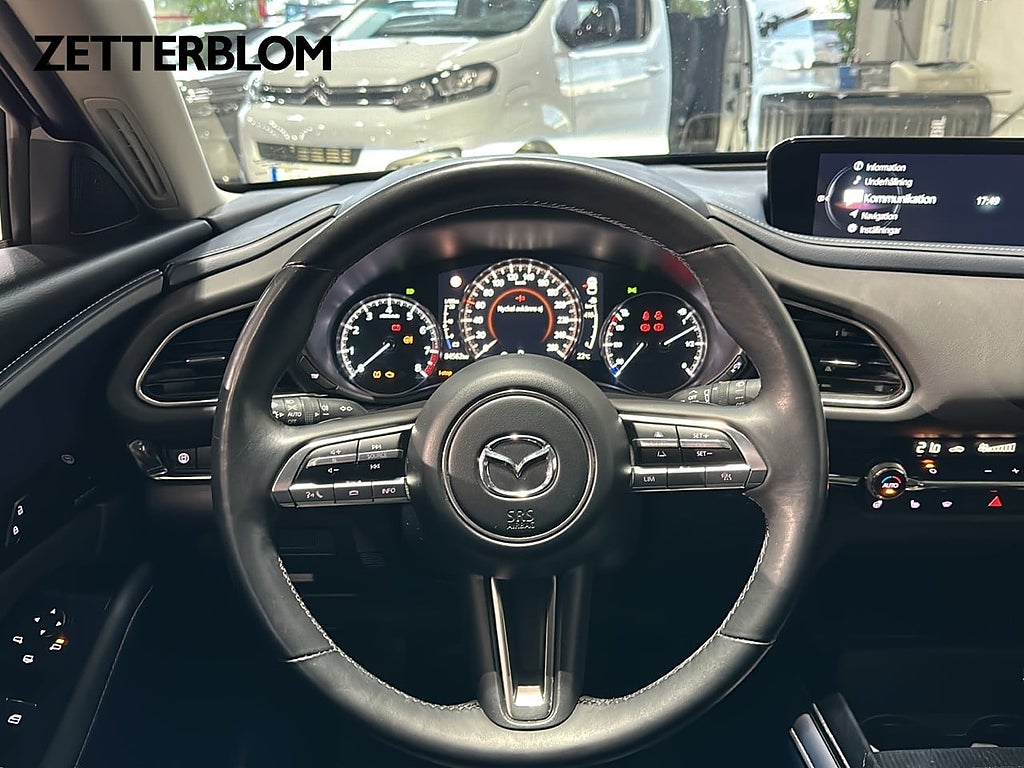 SUV Mazda CX-30 12 av 16