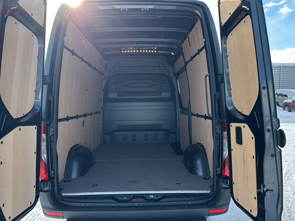 Mercedes-Benz Sprinter 2025 - miniatyr 11