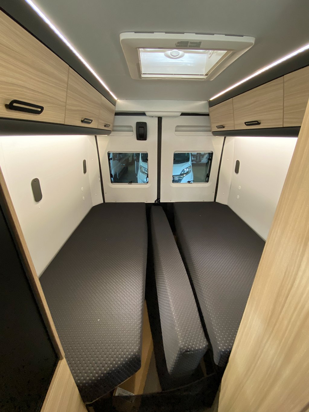 Sun Living V 65 SL / NYA 2025 / Aut / Markis - Sun Living