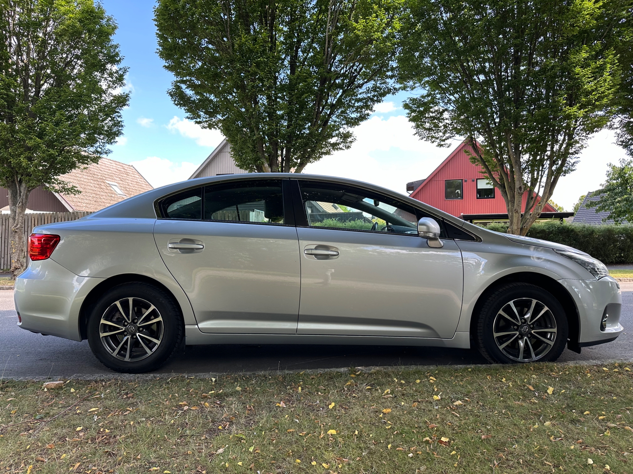 Toyota Avensis 2013, bild 6/51