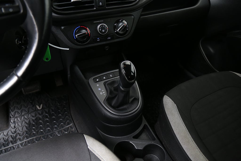 Hyundai i10 1,0 blue 67hk Essential Automat CarPlay 2021