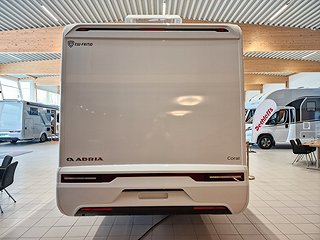 Husbil-halvintegrerad Adria Coral Plus 670 DL 4 av 31