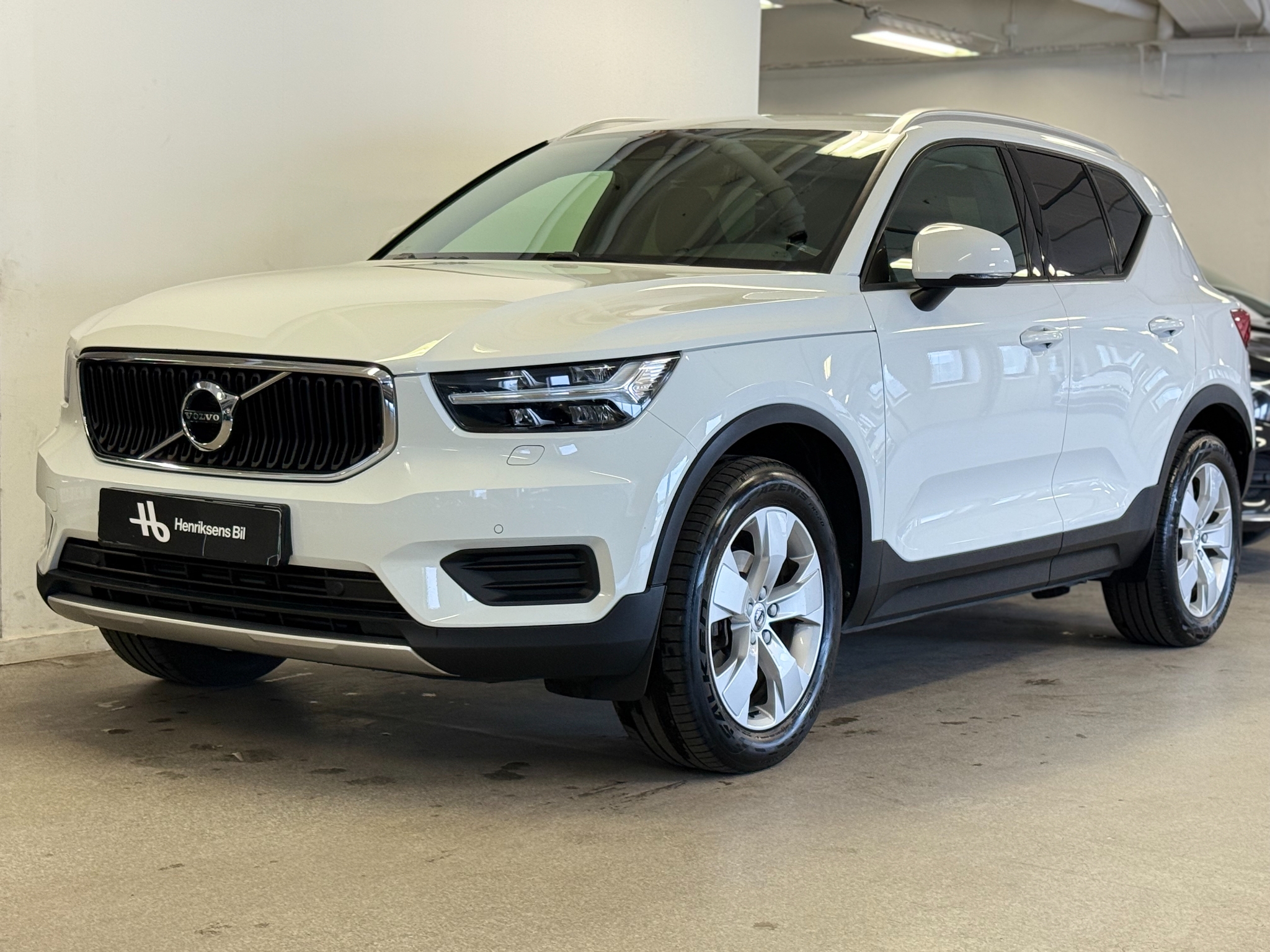 Volvo XC40 T3 Momentum Euro 6 2020, photo 3/47