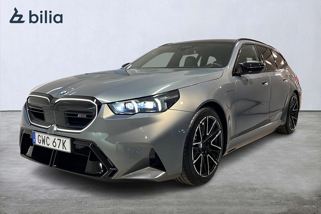 BMW M5 Touring / Individual Stratus Grey Metallic / Se Spec
