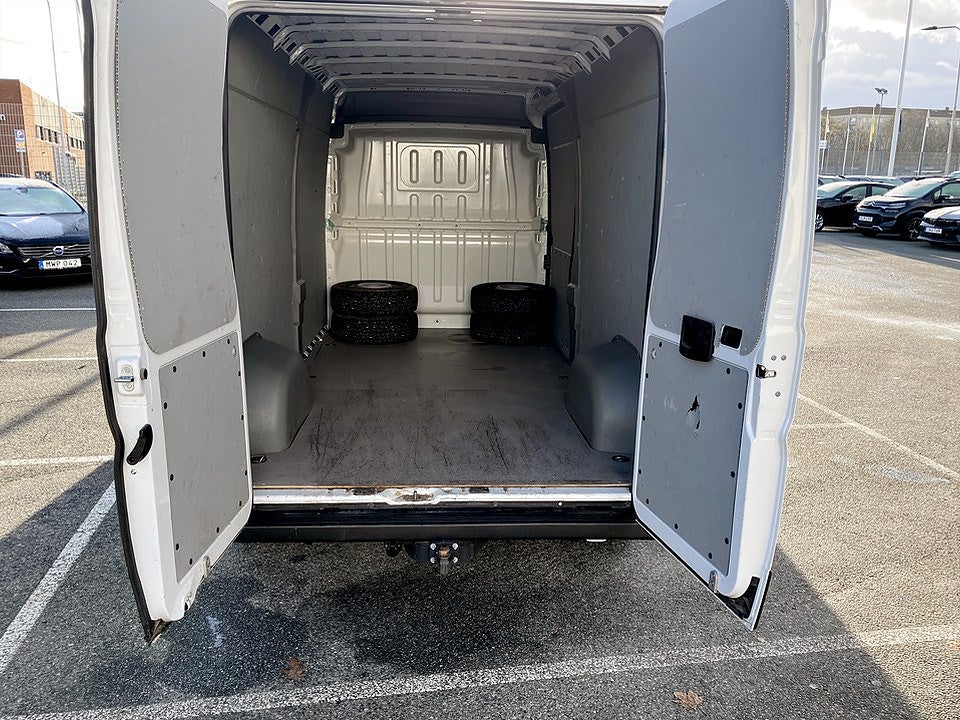 Bild på Peugeot Boxer PRO+ 2.2 BHDi 140hk L3H2 - B-KAMERA, EN ÄGARE