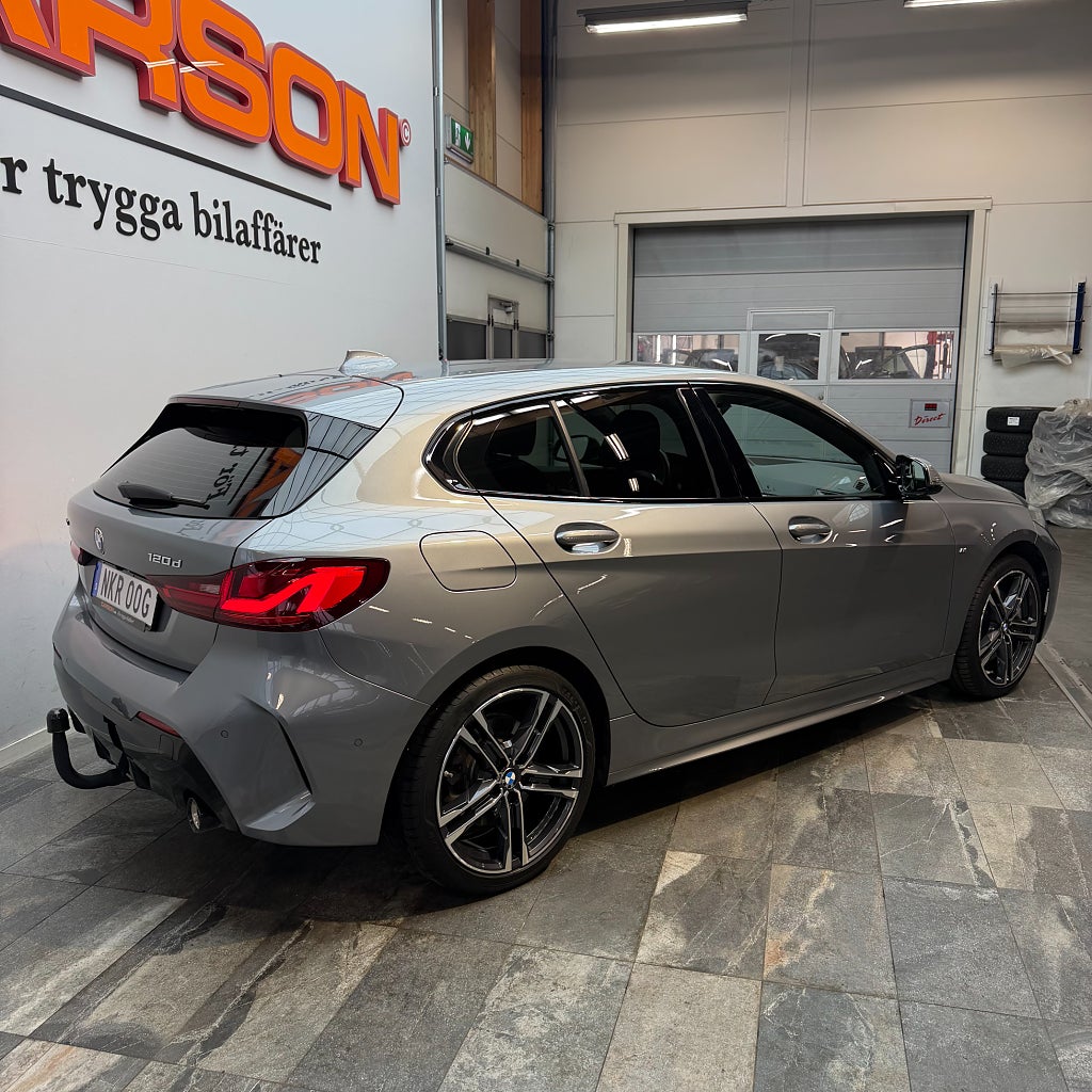BMW 120d xDrive M Sport Backkamera HiFi Apple Carplay Dragkrok