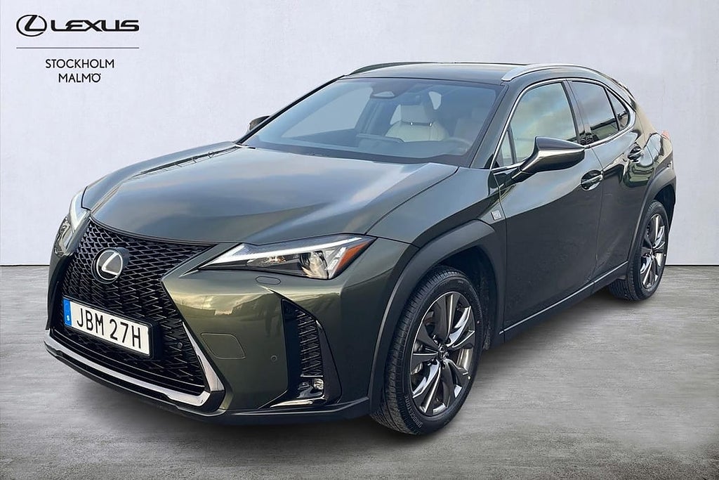 Lexus UX 300h F Sport Design Parkeringsvärmare via App Navigat...