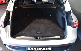 SUV Mercedes-Benz EQC 18 av 22