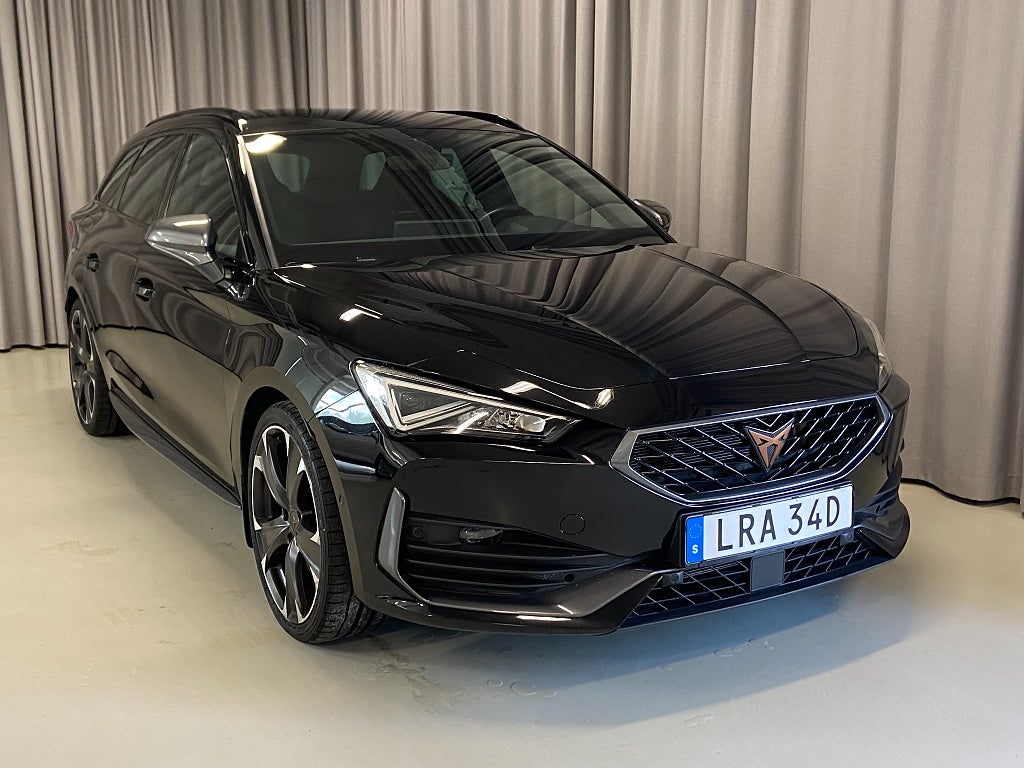 Cupra Leon Sportstourer e-Hybrid 245hk VZ Drag Kamera