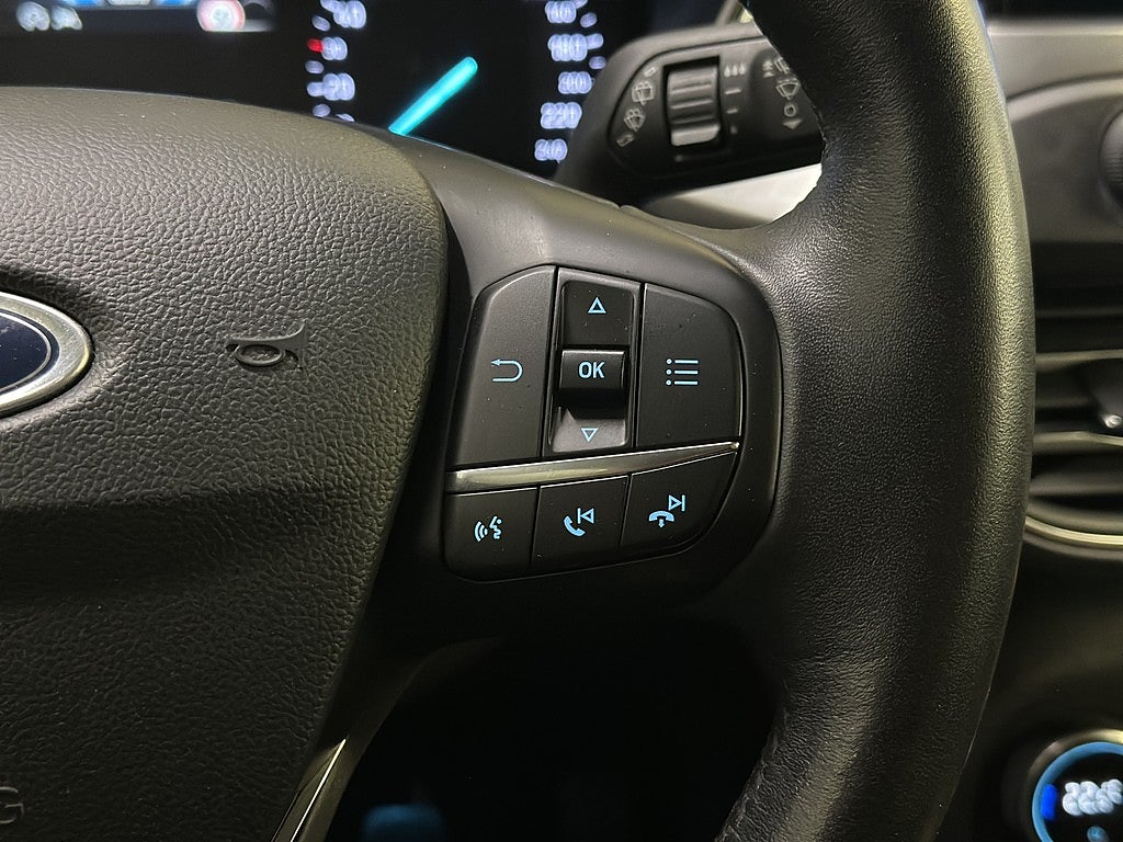 Ford Focus Kombi 1.0 EcoBoost Titanium Plus | HUD | VÄRMARE | DRAG