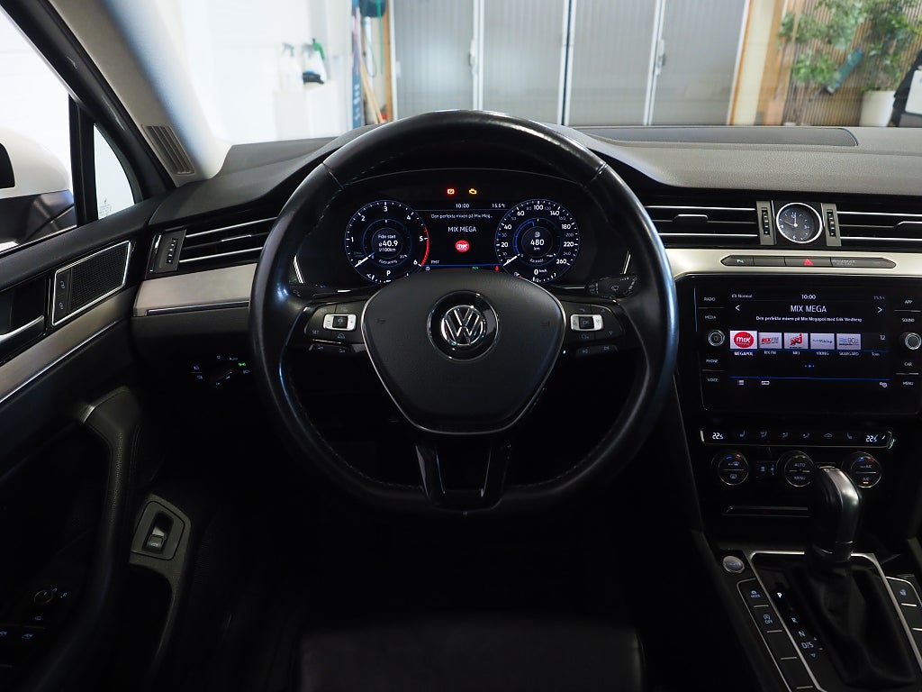 Volkswagen Passat SC 2.0 TDI 4Motion GT R-Line Cockpit Drag D-Värm Skinn 2018