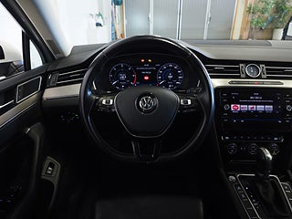 Kombi Volkswagen Passat 10 av 23
