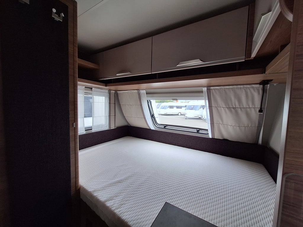 Knaus Sport 420 QD Dubbelbädd