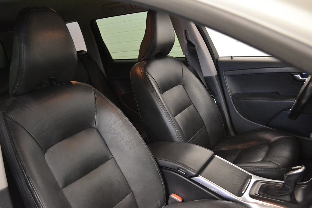 Volvo XC70 D4 181hk AWD Classic Summum | Drag | D-värm | Skinn | 2016