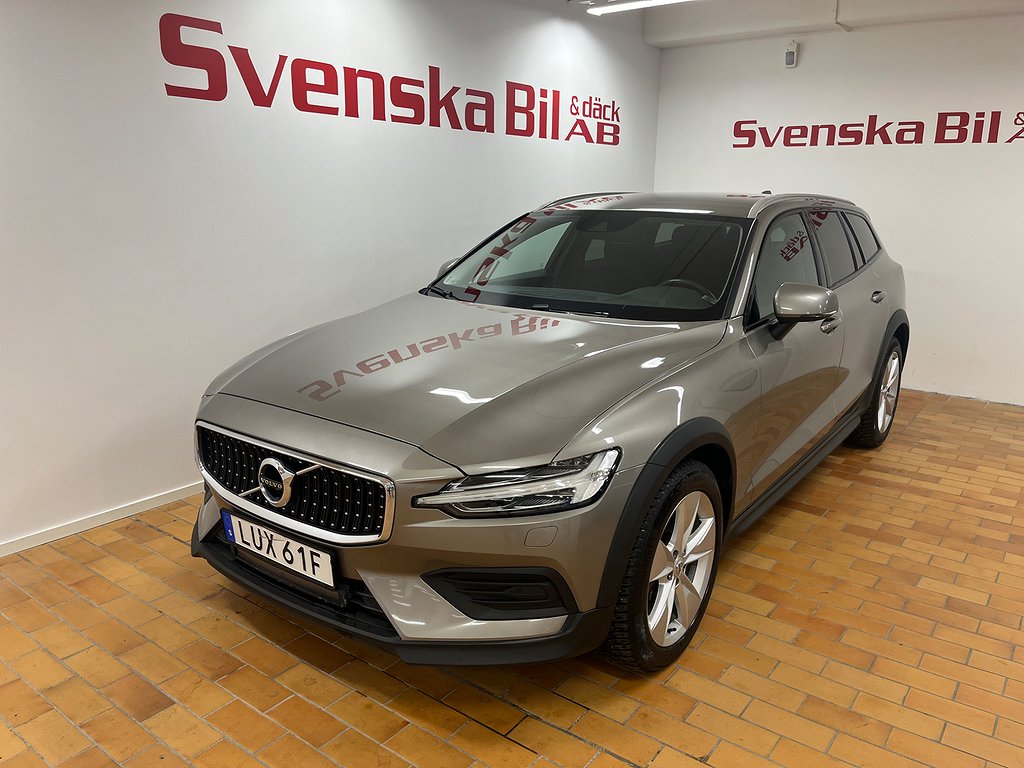 Volvo V60 Cross Country B4 AWD Aut  Momentum Drag/Värmare 