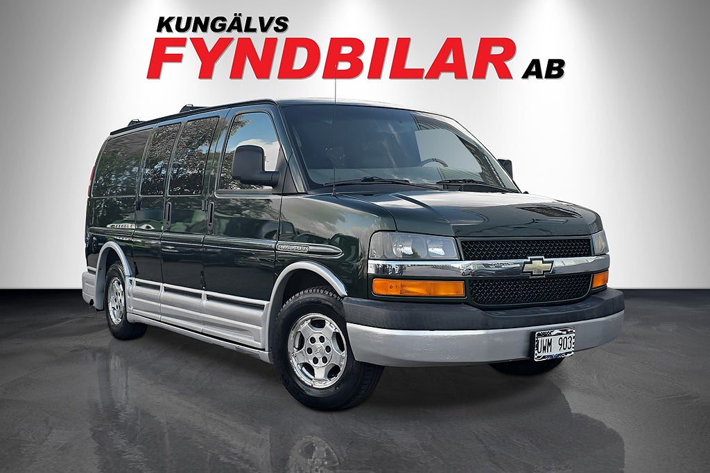 Chevrolet Express G1500 V8 Conversion Van med elsäng