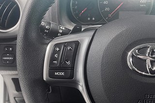 Halvkombi Toyota Yaris 16 av 39